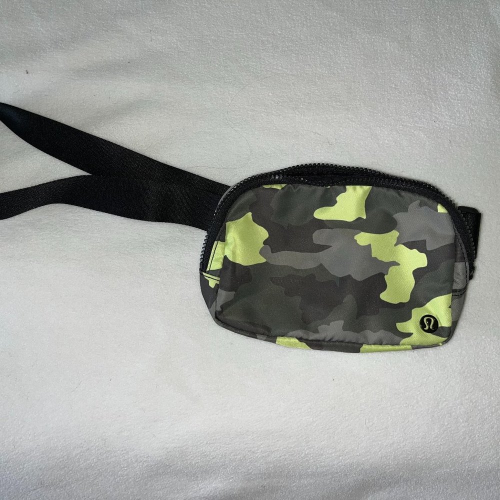 Lululemon Everywhere Belt Bag (Fanny Pack)